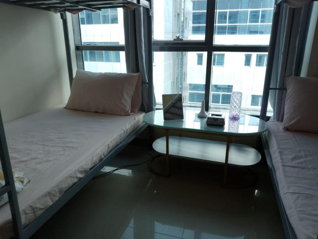 Top House Hostel Abu Dhabi Eksteriør bilde